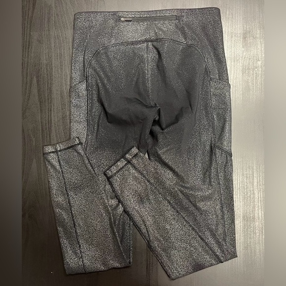 Lululemon Speed Up Tight *Foil 28" - Sz 6 - Picture 2 of 3